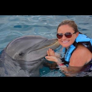 Meet your Posher, Laura